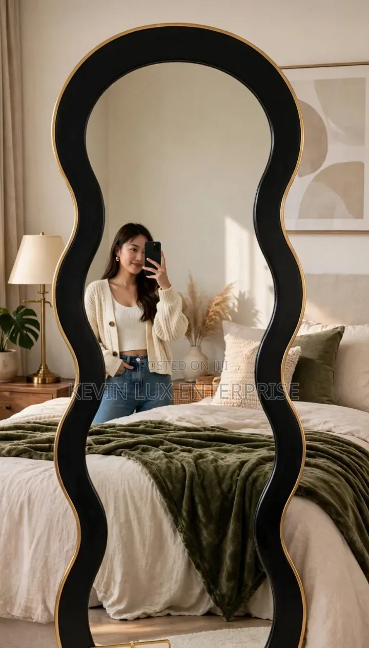 Foldable Mirror With Zigzag Sides