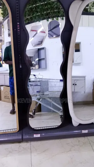 Foldable Mirror With Zigzag Sides