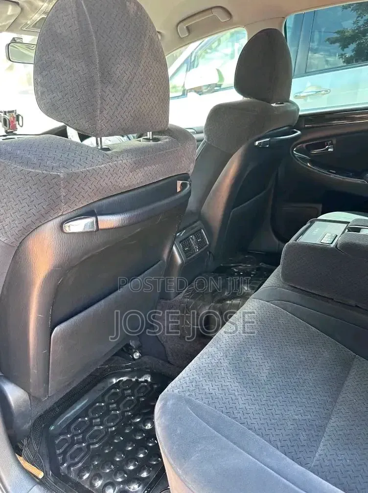 Toyota Crown 2008