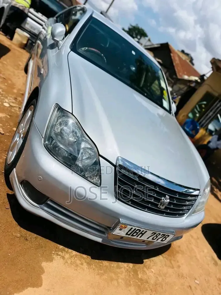 Toyota Crown 2008