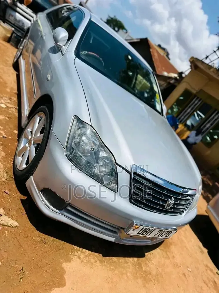 Toyota Crown 2008