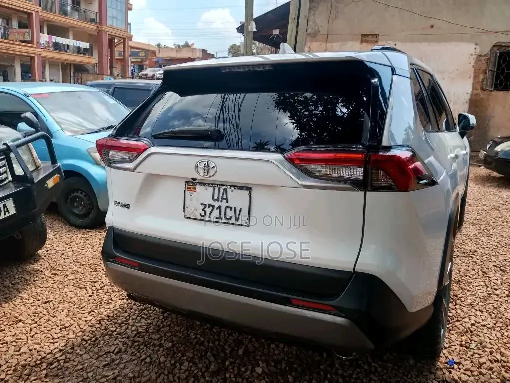 Toyota RAV4 Prime 2023 White