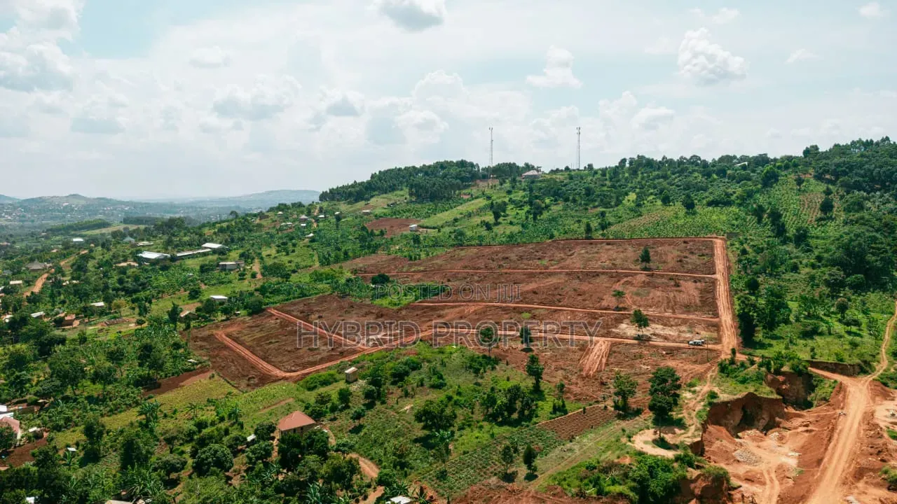 Prime Plots for Sale at Jungo~Nakawuka Land Estate Along Entebbe Road.