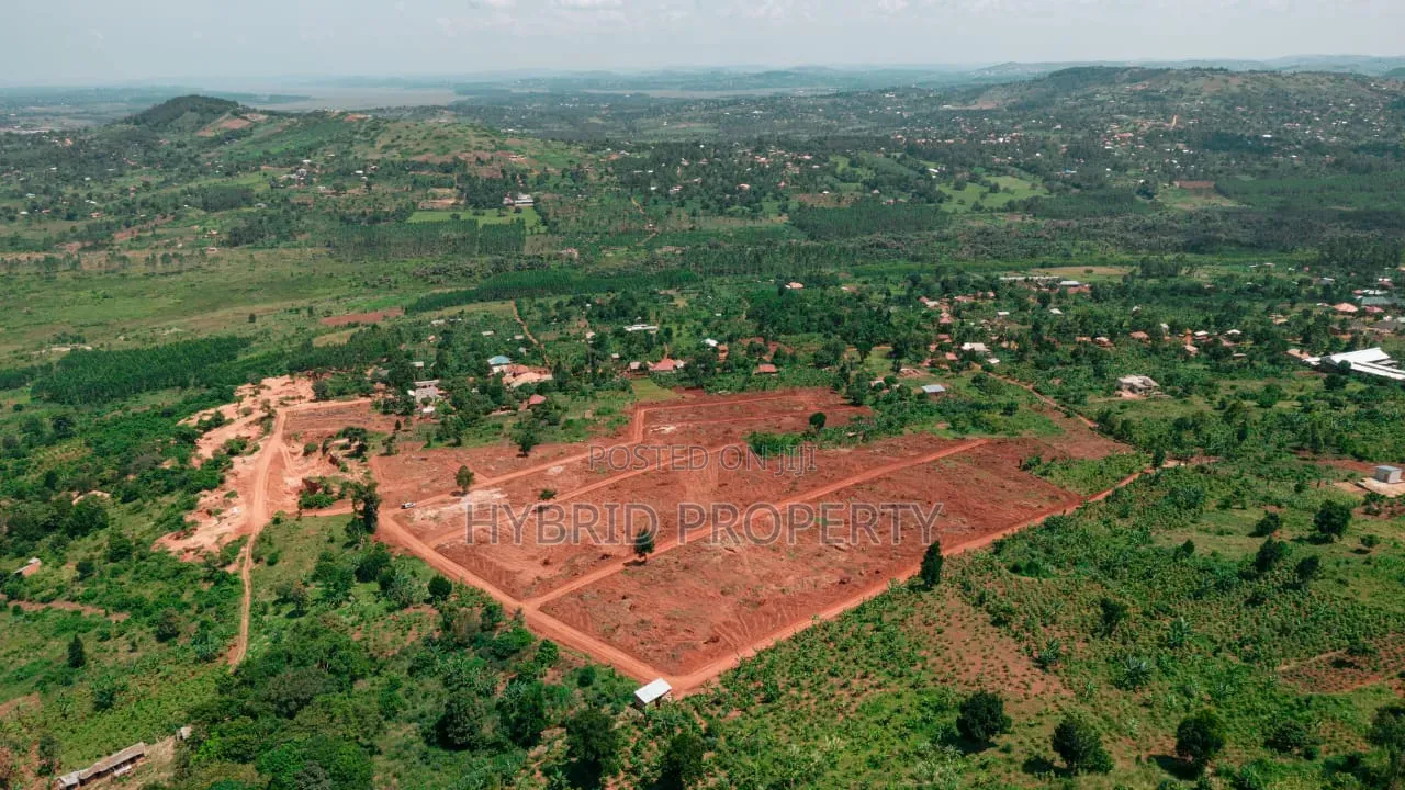 Prime Plots for Sale at Jungo~Nakawuka Land Estate Along Entebbe Road.