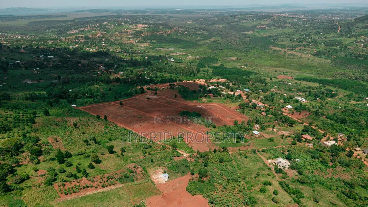 Prime Plots for Sale at Jungo~Nakawuka Land Estate Along Entebbe Road.