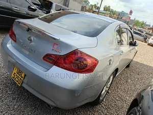Nissan Skyline 2010 Silver