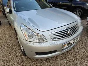 Nissan Skyline 2010 Silver