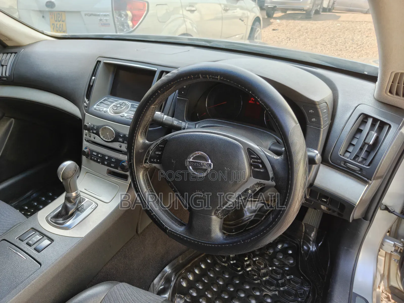 Nissan Skyline 2010 Silver