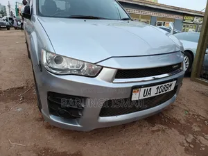 Mitsubishi Outlander 2010 Silver