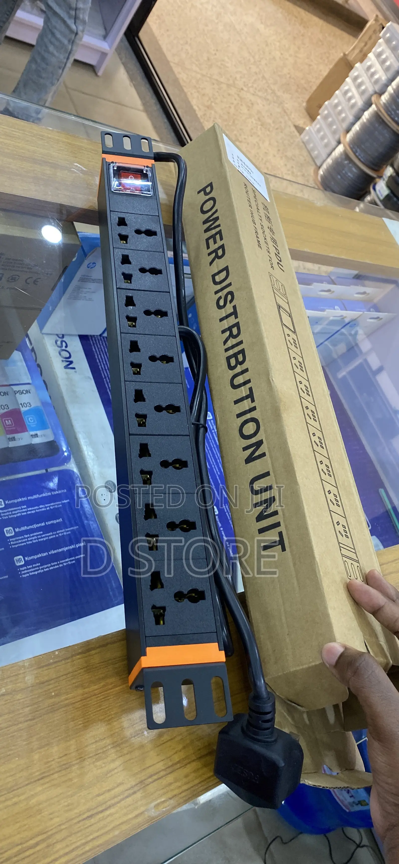 8 Ways Power Distribution Unit (PDU)
