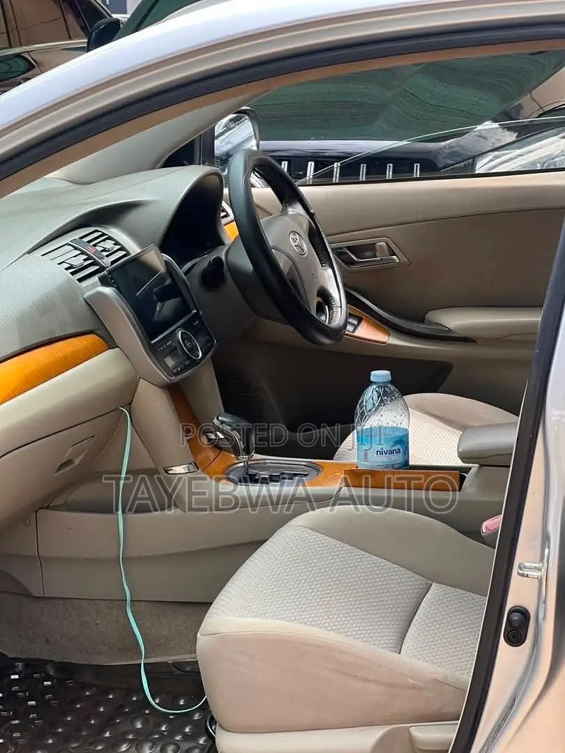Toyota Premio 1.8 AWD 2010