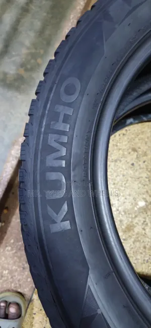 225/55r18 Kumho Foreign Tires