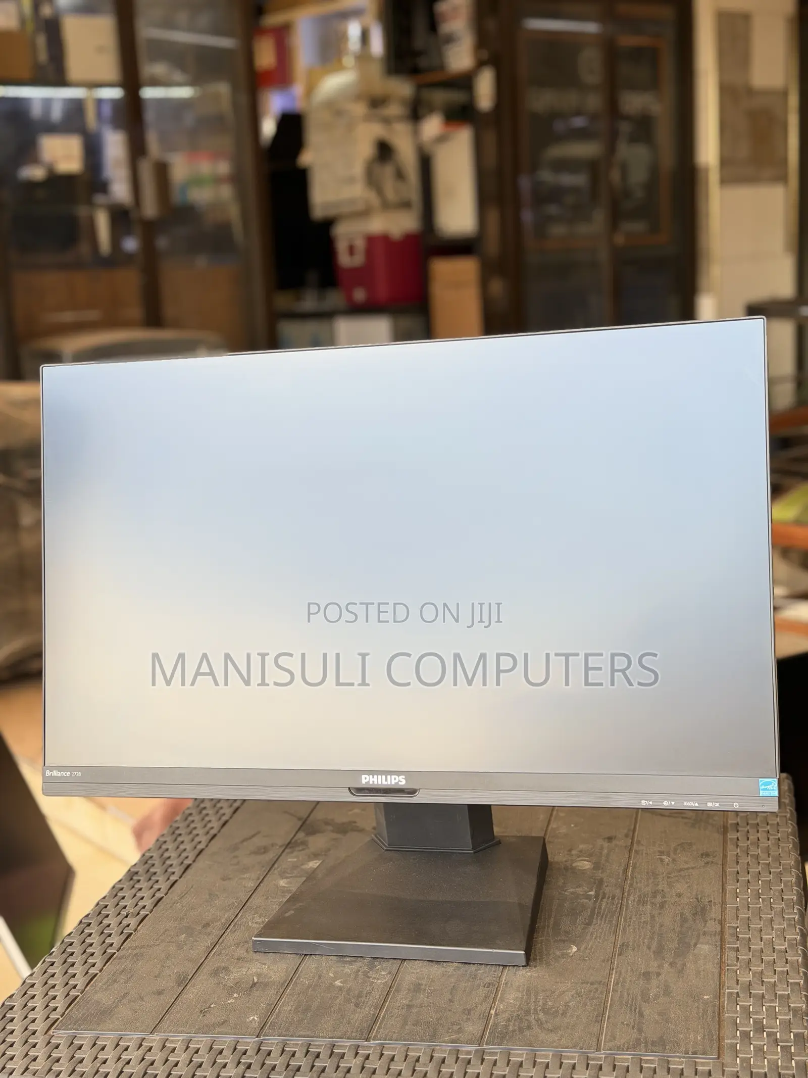 27 Inch Screen HDMI and Speak and Type C