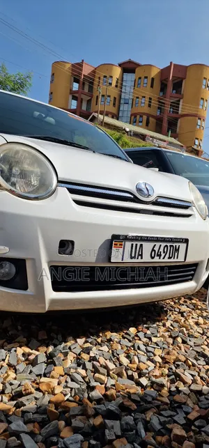 Toyota Sienta 1.5 AWD 2012 White