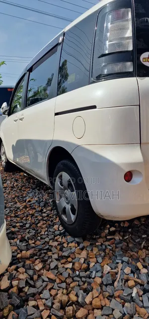 Toyota Sienta 1.5 AWD 2012 White