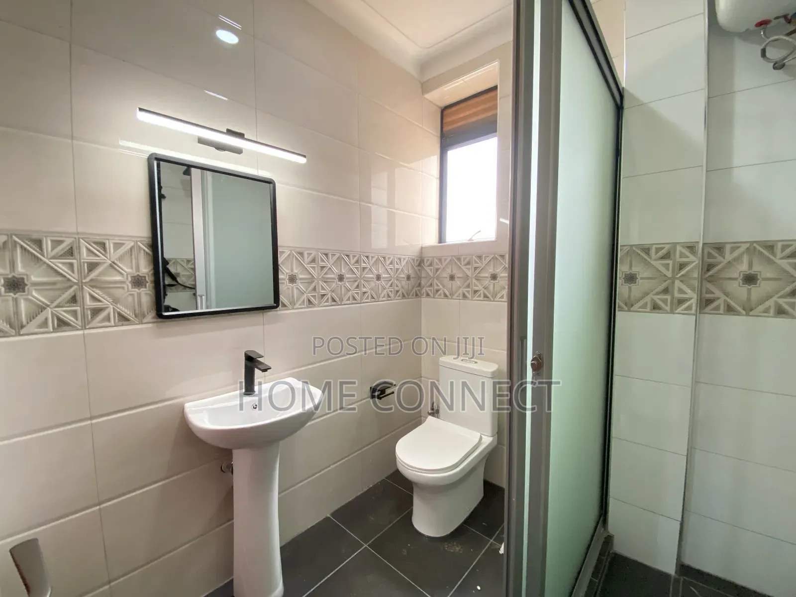 2bdrm Apartment in Muyenga Tank Hill, Central Division for rent