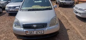 Toyota Vitz 2002 Silver