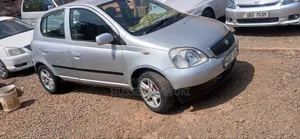 Toyota Vitz 2002 Silver