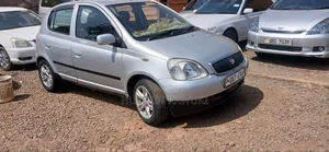 Toyota Vitz 2002 Silver