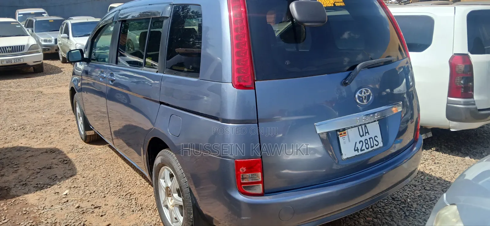 Toyota ISIS 2007 Blue