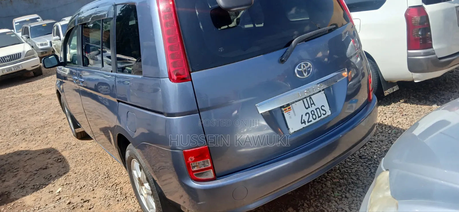 Toyota ISIS 2007 Blue