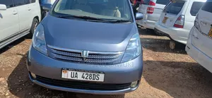 Toyota ISIS 2007 Blue