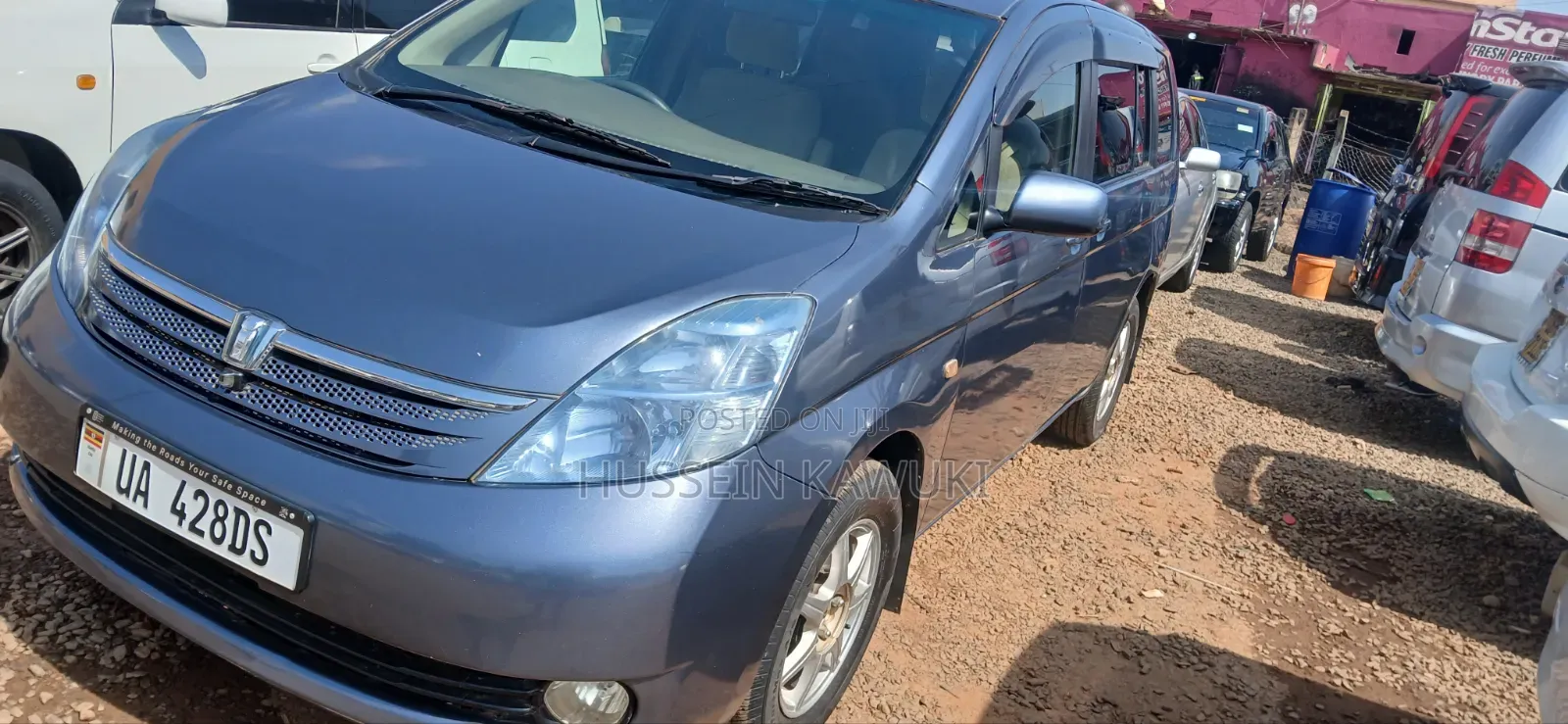 Toyota ISIS 2007 Blue