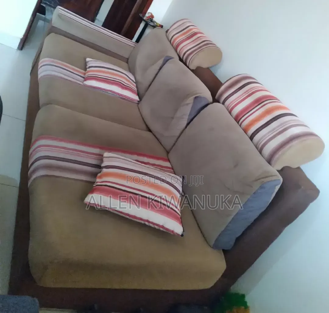 Comfy 3-Seater Sofa + 2 Throw Pillows