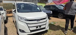 Toyota Noah 2018 White