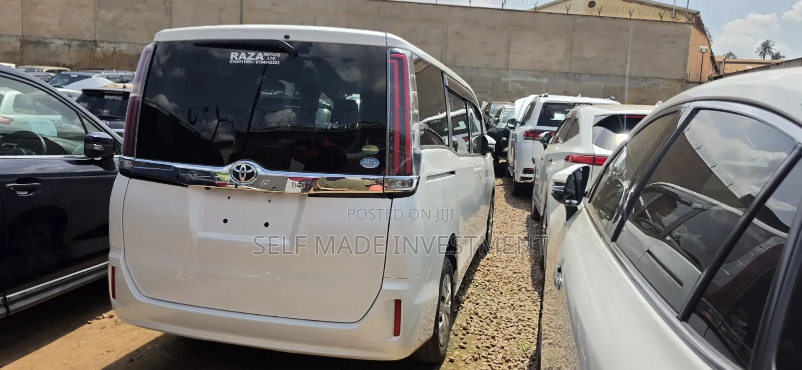 Toyota Noah 2018 White