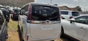 Toyota Noah 2018 White