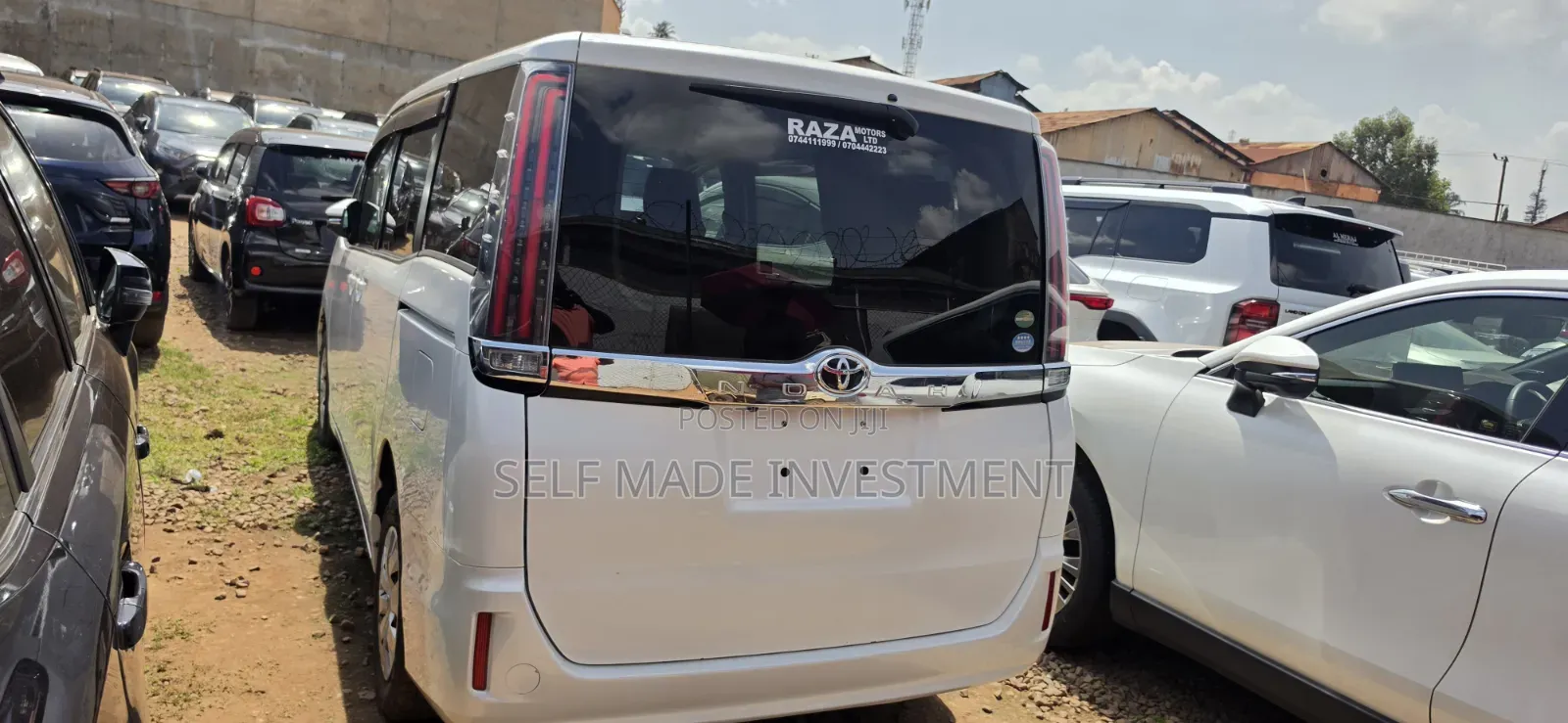 Toyota Noah 2018 White