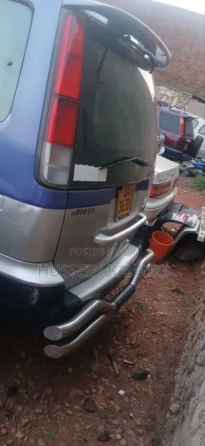 Toyota TownAce Noah 2000 Blue