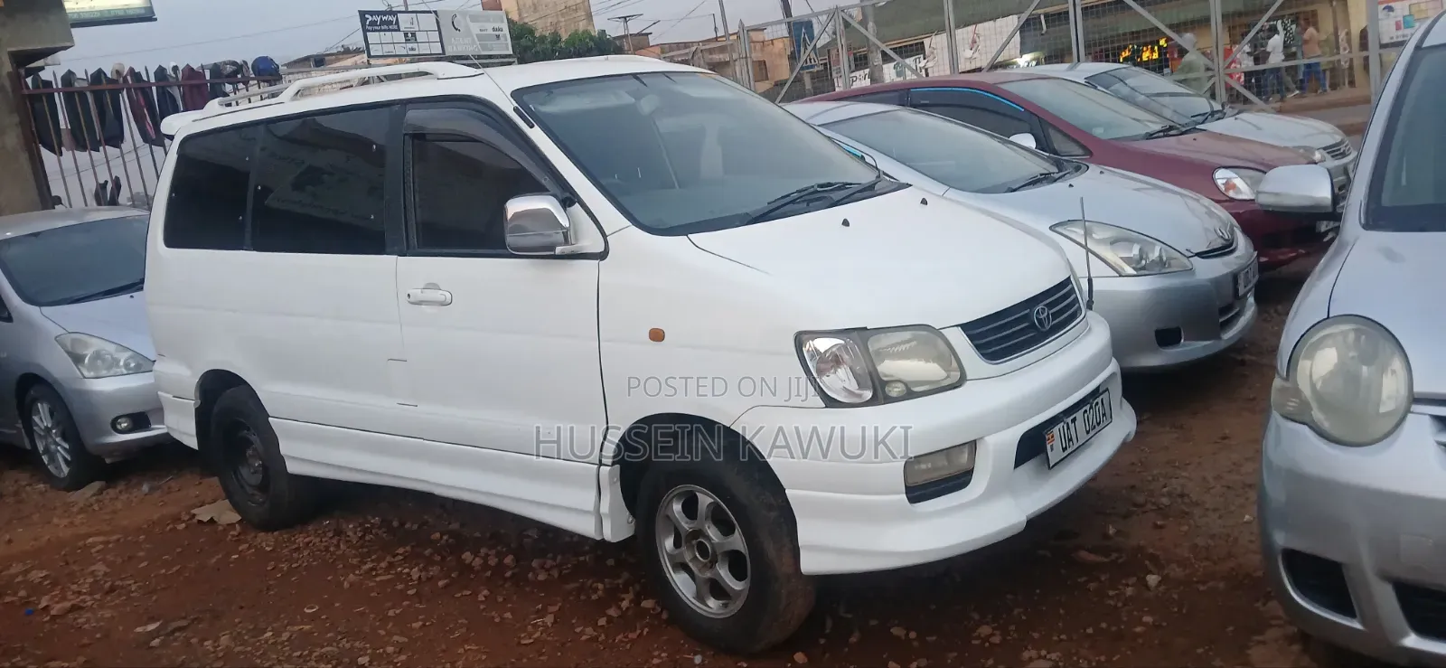 Toyota LiteAce Noah 2000 White