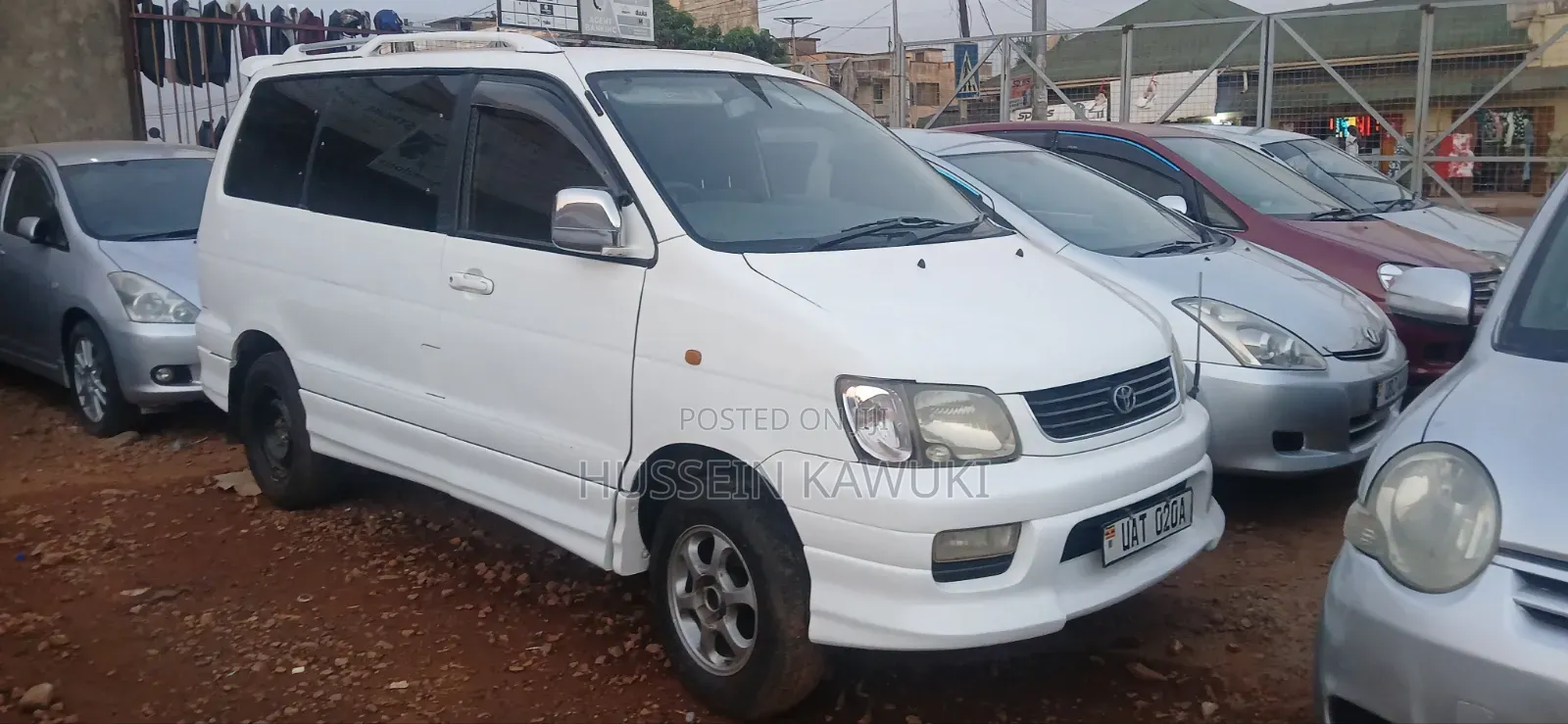 Toyota LiteAce Noah 2000 White