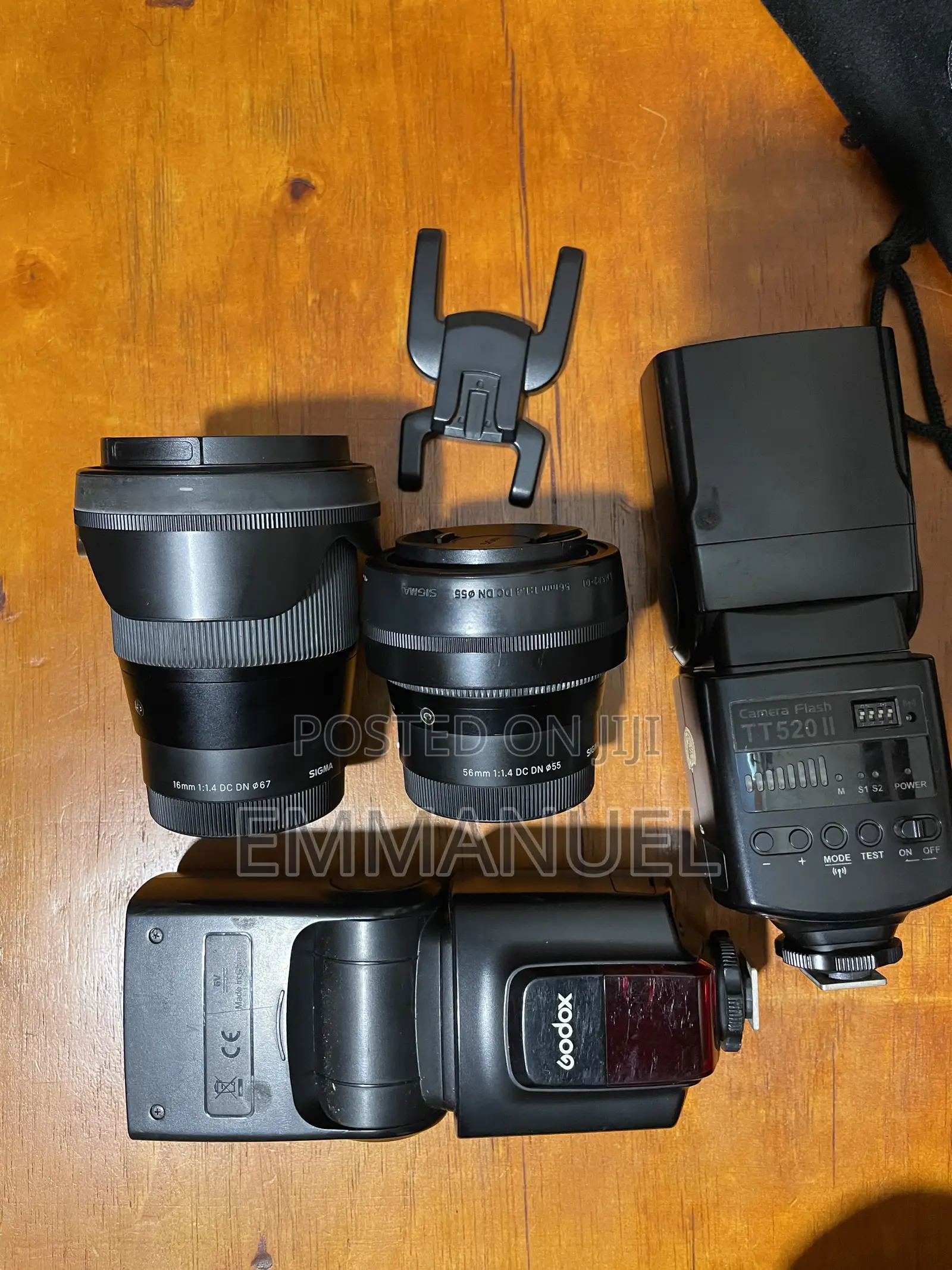 Sony ZV-E10 + Kit Lens (16-50mm)