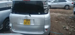 Toyota Sienta 2005 Silver