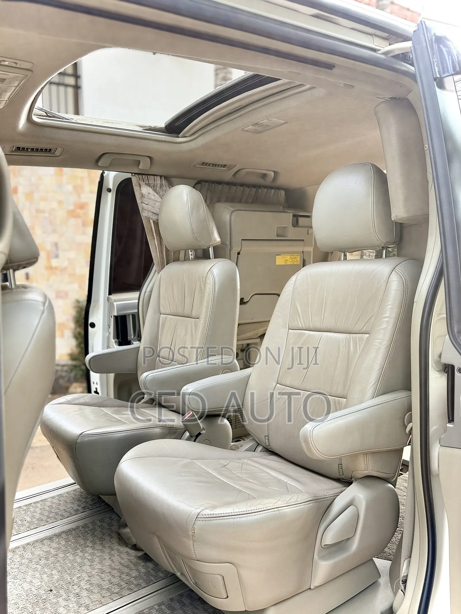 Toyota Noah 2011 White