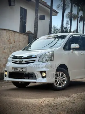Toyota Noah 2011 White