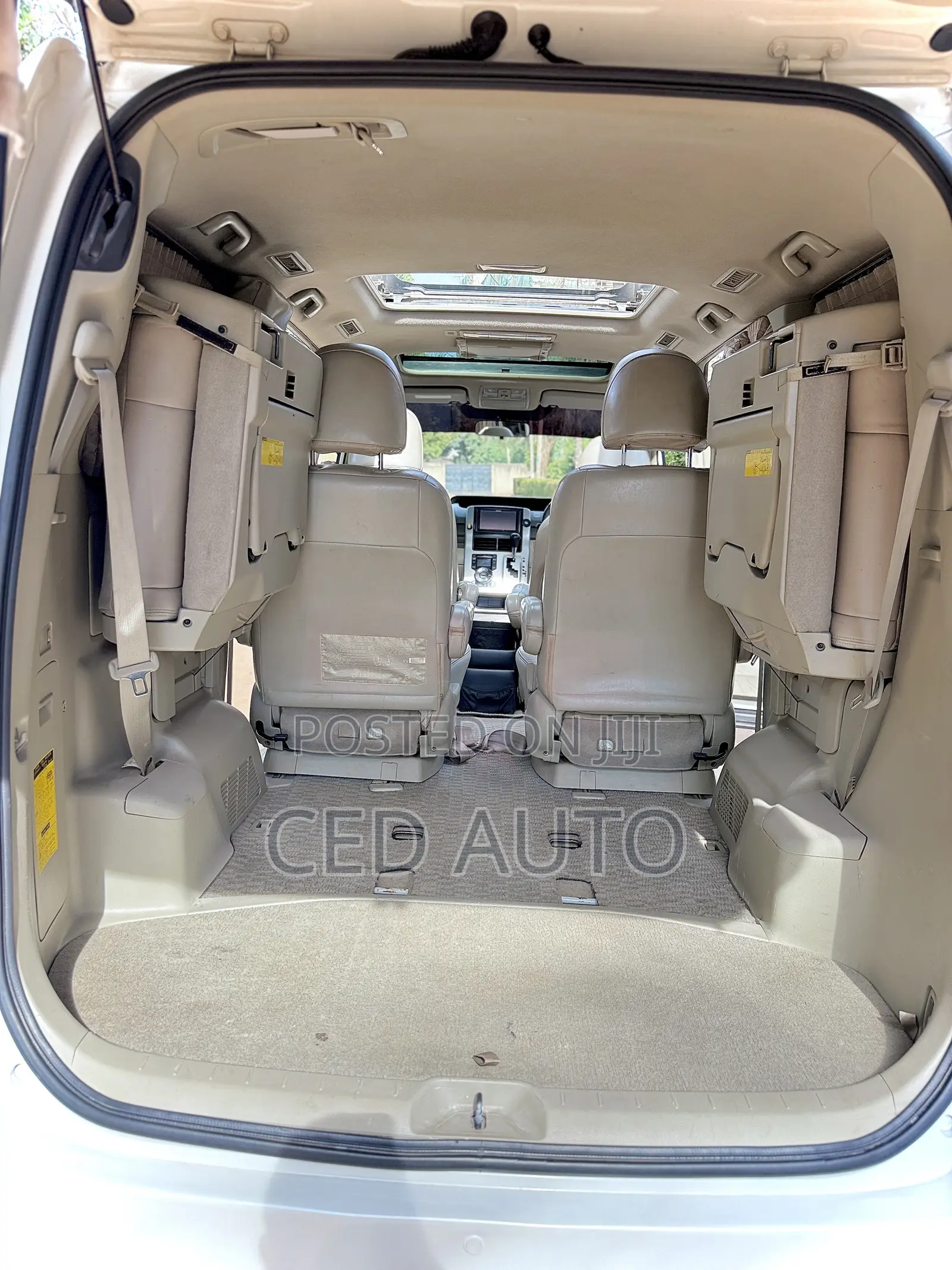 Toyota Noah 2011 White