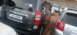 Toyota Noah 2010 Silver