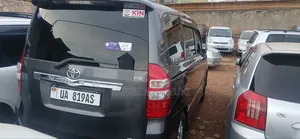 Toyota Noah 2010 Silver