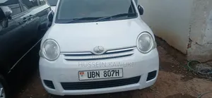 Toyota Sienta 2007 White