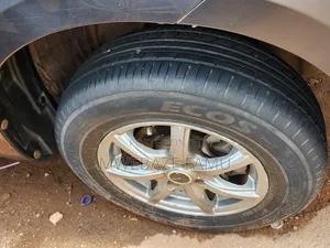 Toyota Sienta 2012 Silver
