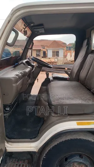 Isuzu Elf Light Truck Up for Sale