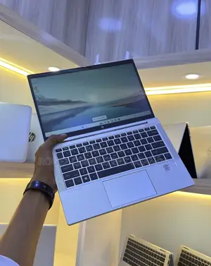 New Laptop HP EliteBook 830 G7 8GB Intel Core i5 SSD 256GB