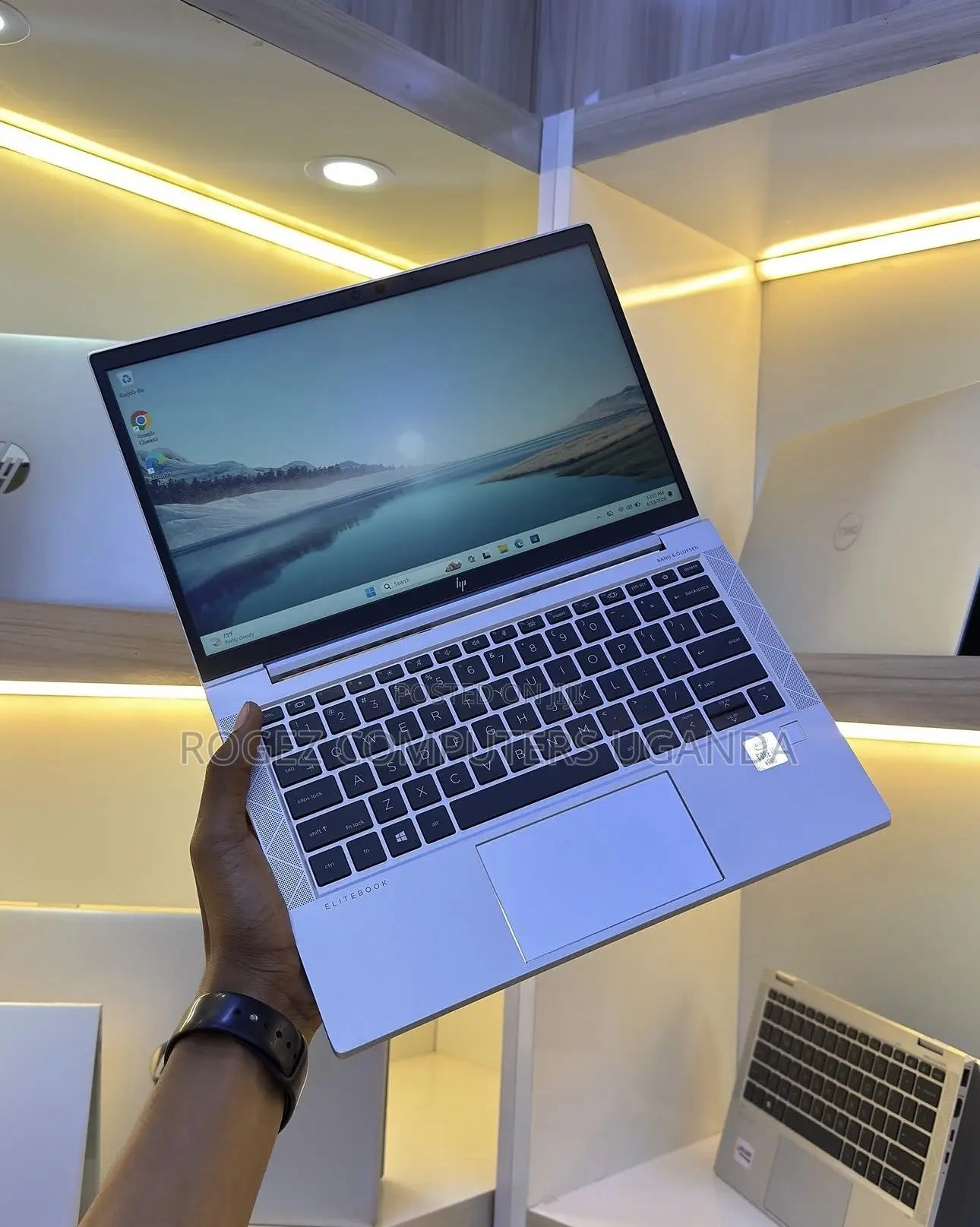 New Laptop HP EliteBook 830 G7 8GB Intel Core i5 SSD 256GB