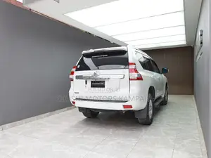 Toyota Land Cruiser Prado 2.8 2017 White