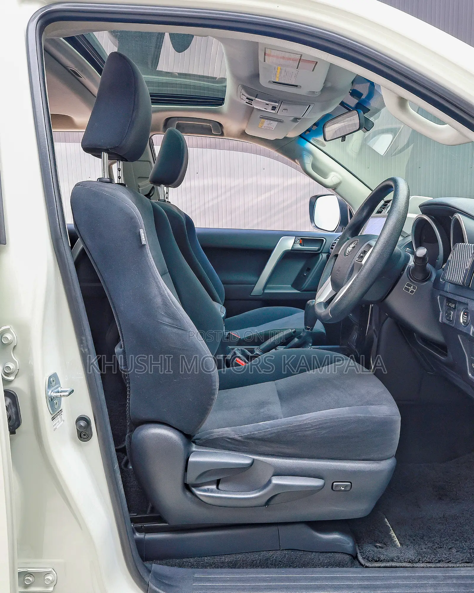 Toyota Land Cruiser Prado 2.8 2017 White