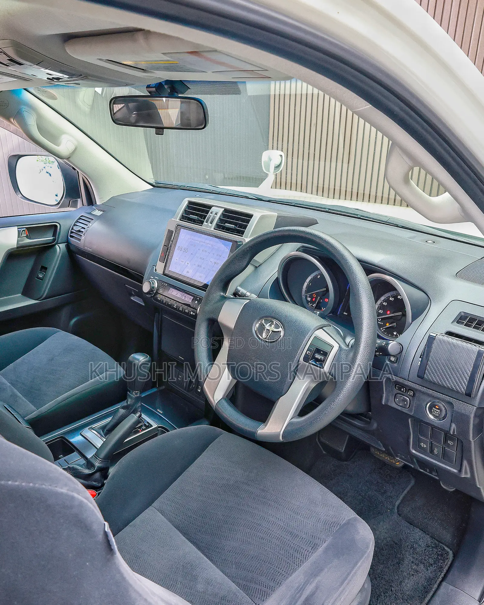 Toyota Land Cruiser Prado 2.8 2017 White